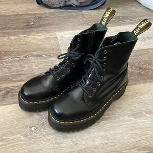 Dr Martens Jadon platform boots